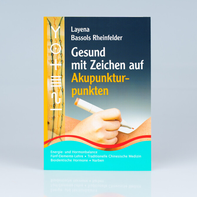 Gesund mit Zeichen auf Akupunkturpunkten